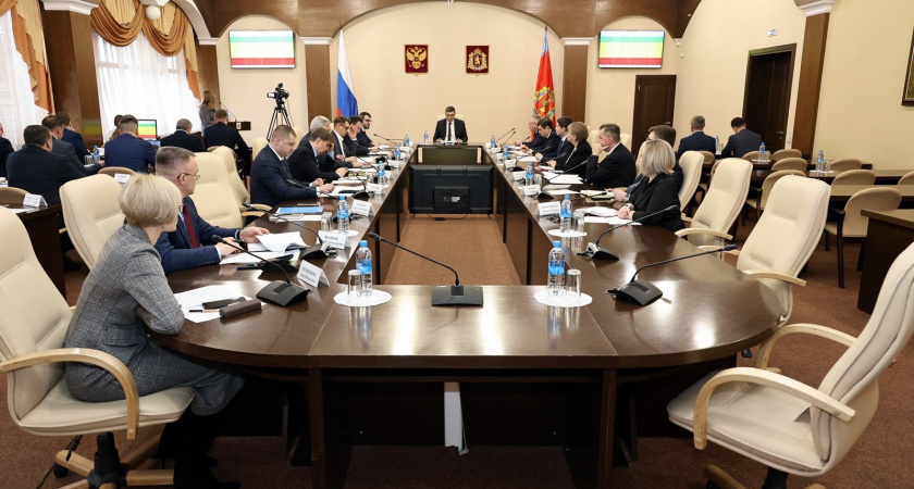 Александр Авдеев поручил усилить контроль за устранением последствий снегопадов