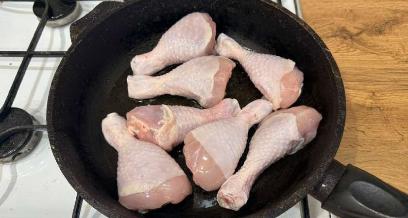 Не ешьте покупную курицу, пока не сделаете одну простую процедуру: как избавить магазинную курицу от химии — перестала просто ее мыть 