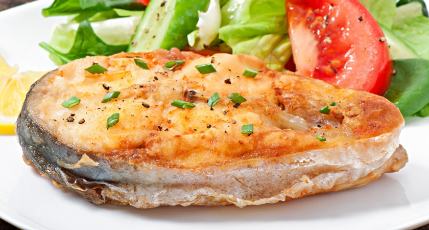 Стоит ли накрывать крышкой рыбу во время жарки — запомните раз и навсегда это простое правило