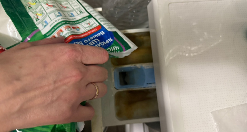 Порошок в барабан или лоток: куда сыпать порошок, чтобы вещи отстирывались лучше — как правильно загружать стиральную машину 