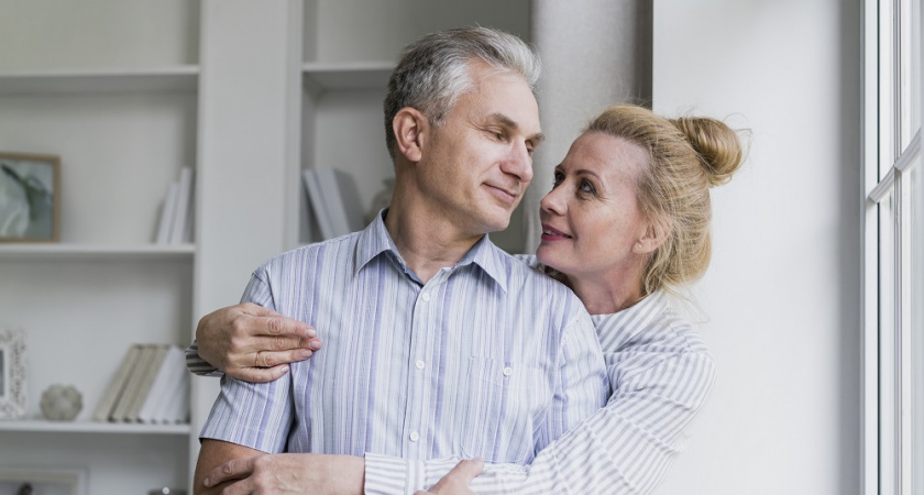Любовь после 50: что говорит психология и почему это может быть лучше, чем в юности