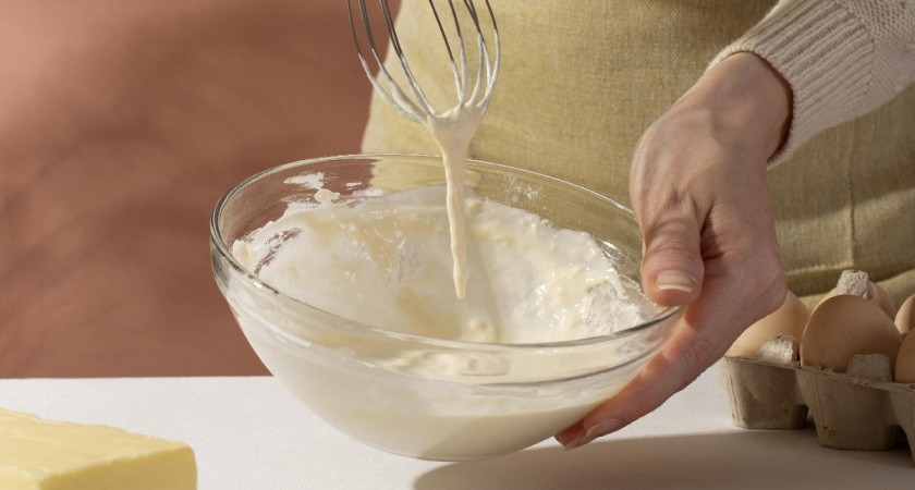 Секретный ингредиент простых салатов: домашний соус, который сделает любой салат ресторанным — делюсь рецептом