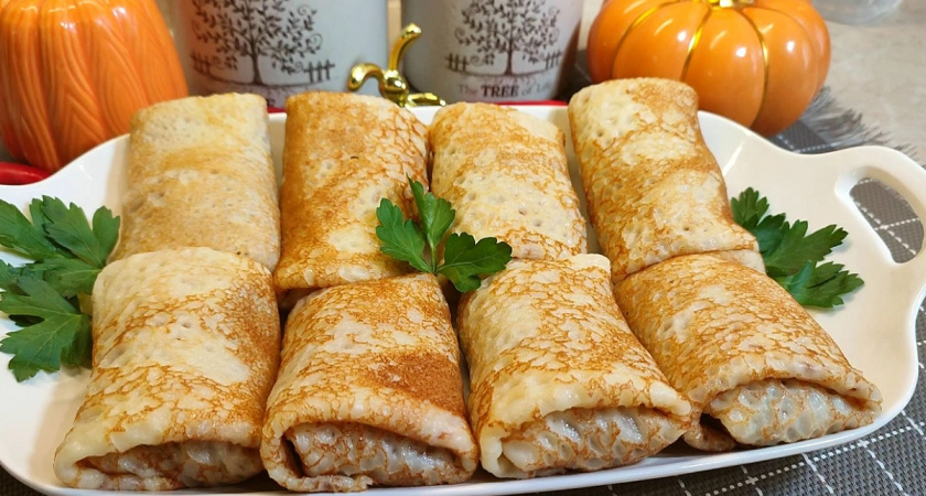 Как есть блины на Масленицу без вреда для здоровья: врачи предупредили об опасных начинках и правильном времени