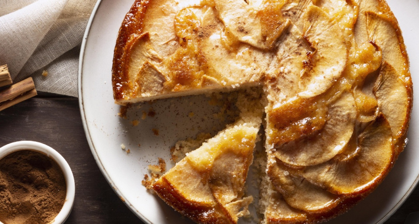 Насыпной яблочный пирог «3 стакана»: рецепт без яиц и лишних хлопот —  вкус покорит всех