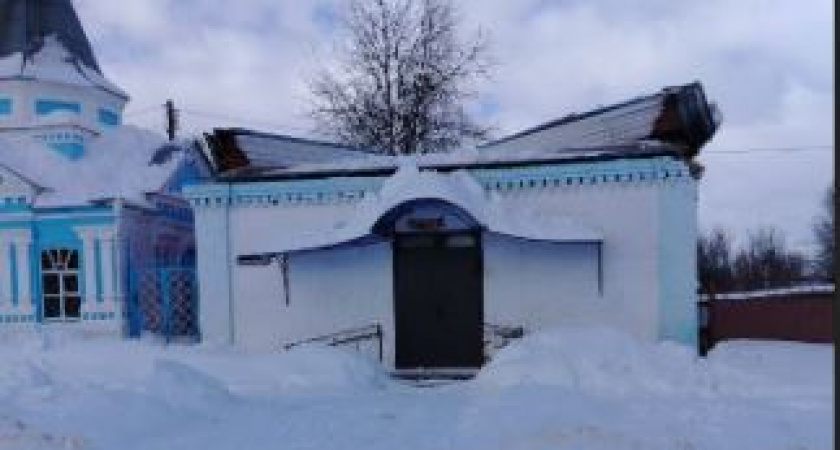 В Вязниках на Соборной площади обрушилась крыша рынка 