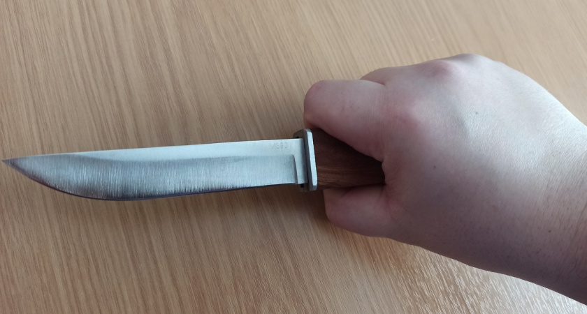  Финалом пьяной ссоры двух экс-сожителей в Струнине стал удар ножом