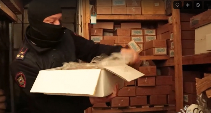 В Петушинском районе пресекли работу цеха по производству шоколадного контрафакта