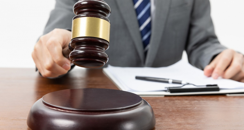 Экс-адвокат из Владимира ударил бывшую супругу в суде при разделе имущества