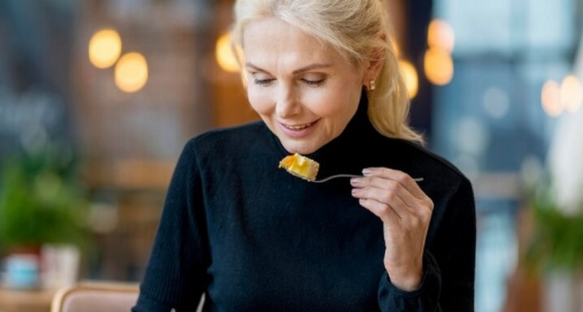 Питаемся правильно после 40: какие продукты продлевают молодость, а какие ускоряют старение