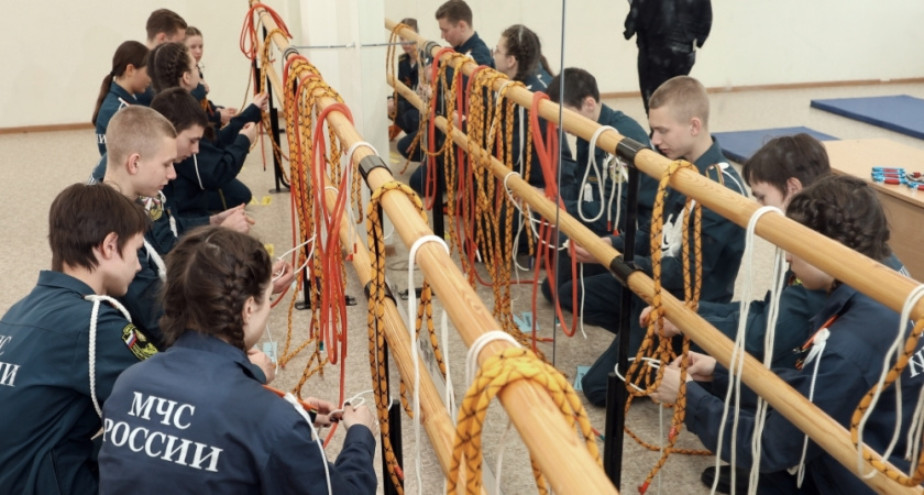 Владимирские кадеты МЧС проверили свои навыки на первых областных соревнованиях