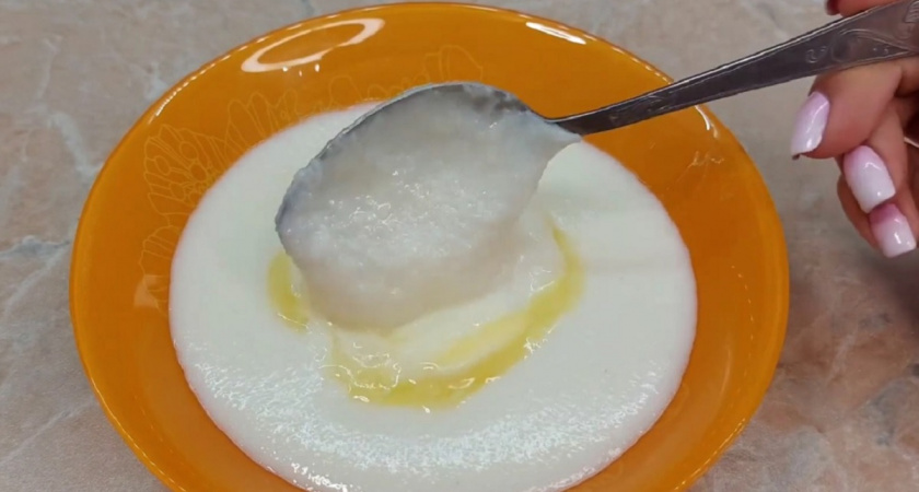 Манная каша — не пустые калории: 3 причины, почему врачи советуют вернуть её в рацион