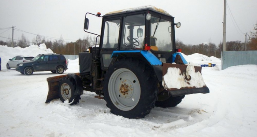 Усталость от уборки снега лопатой толкнула жителя Лакинска на угон трактора