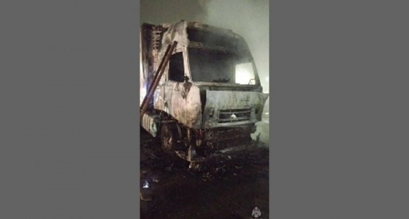 За сутки во Владимирской области сгорели два авто и два дома