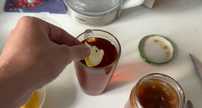 Врач раскрыл главную ошибку любителей чая с лимоном: как пить правильно? Запомните раз и навсегда эти правила