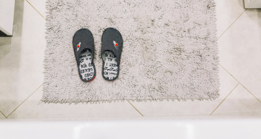 Привычный коврик для ванной - уже не модно: 5 стильных, современных и удобных альтернатив