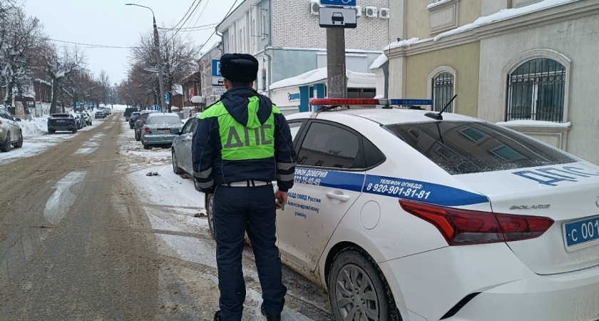 "Счастливого пути!": 5 фраз, после которых инспектор ДПС отпустит водителя без лишних вопросов