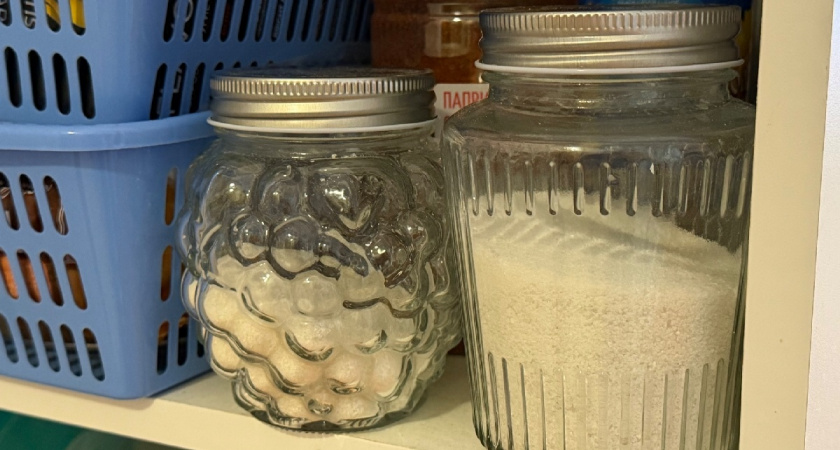 Куда пристроить стеклянные банки: 10 идей для дома, которые реально работают — помогут навести порядок без затрат
