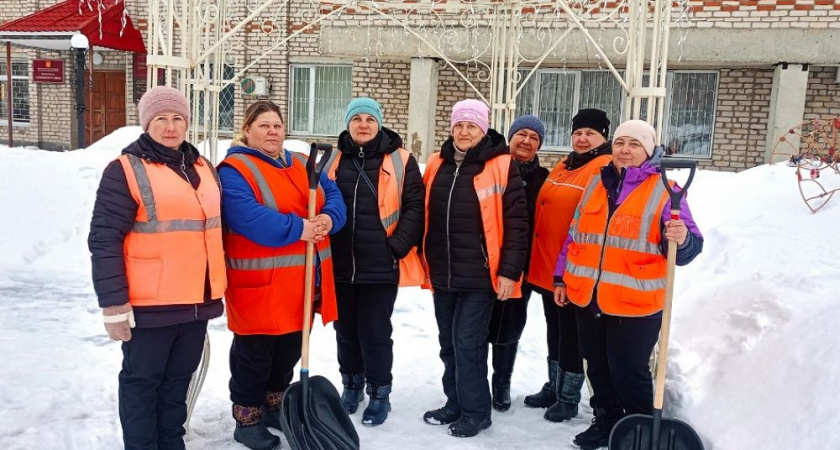 В Селивановском округе 8 марта чествовали женщин-дворников