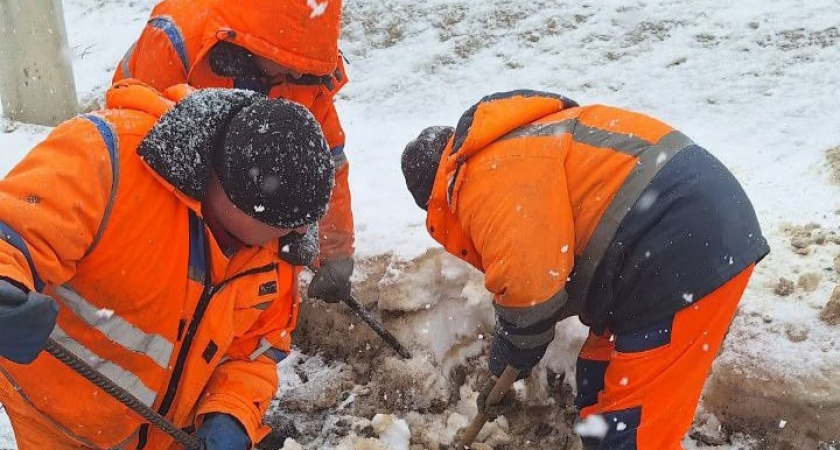 Во Владимире расчистка ливневок ведется без выходных