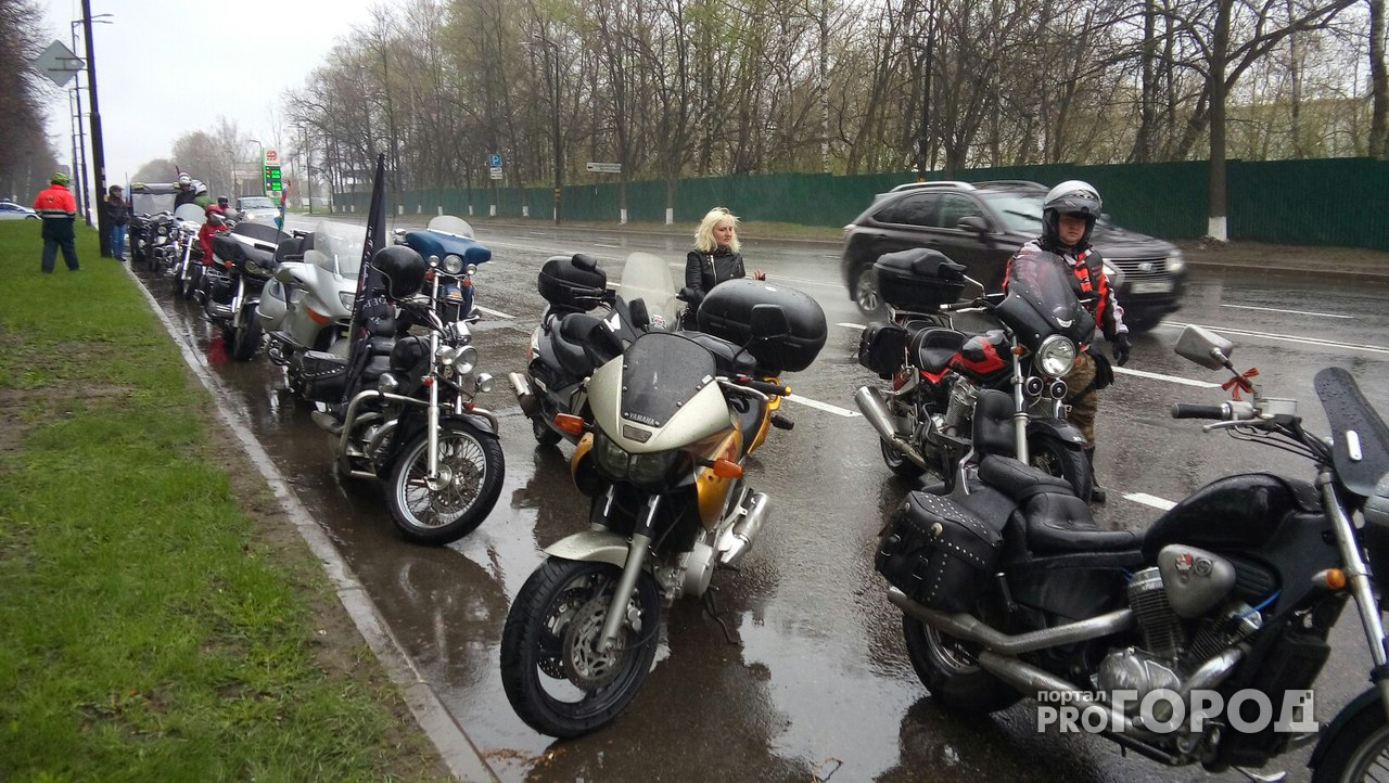 Во Владимире под проливным дождем открыли мотосезон (фото и видео)
