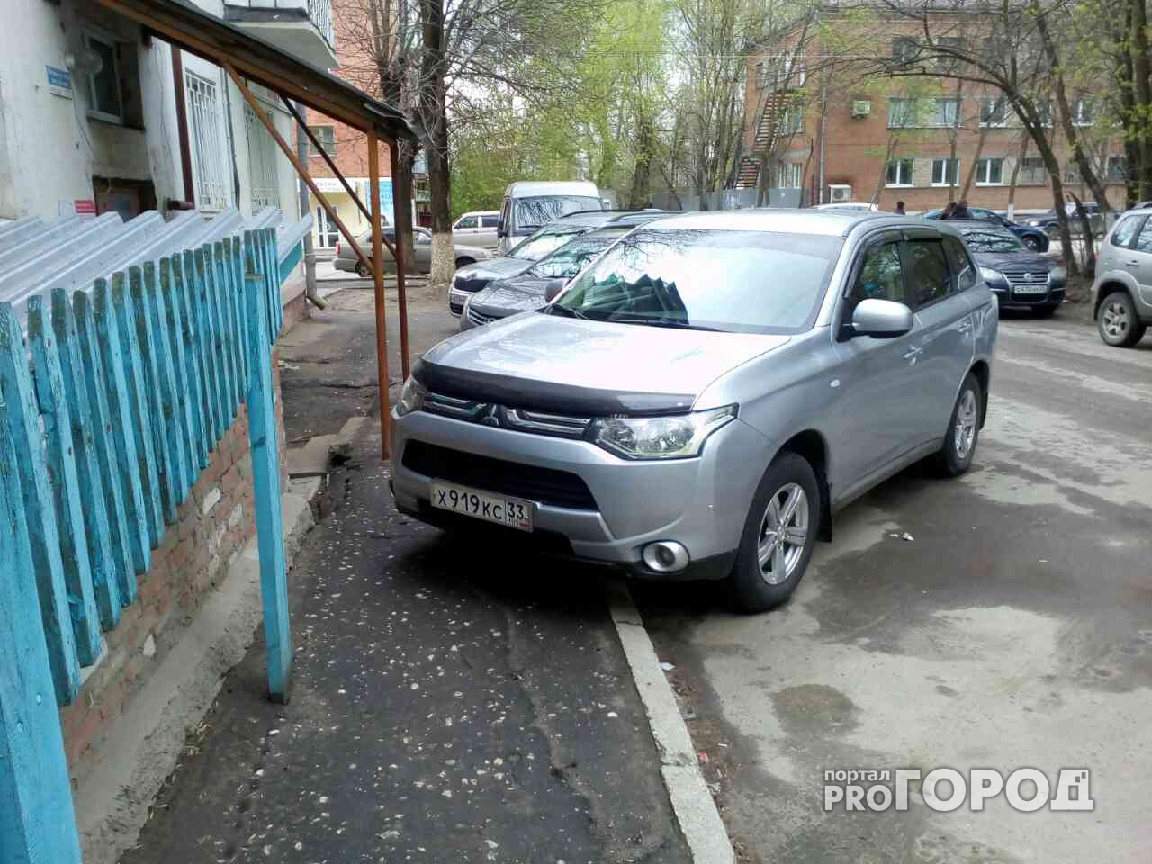 Паркуюсь как хочу: очередная подборка автохамов с улиц Владимира