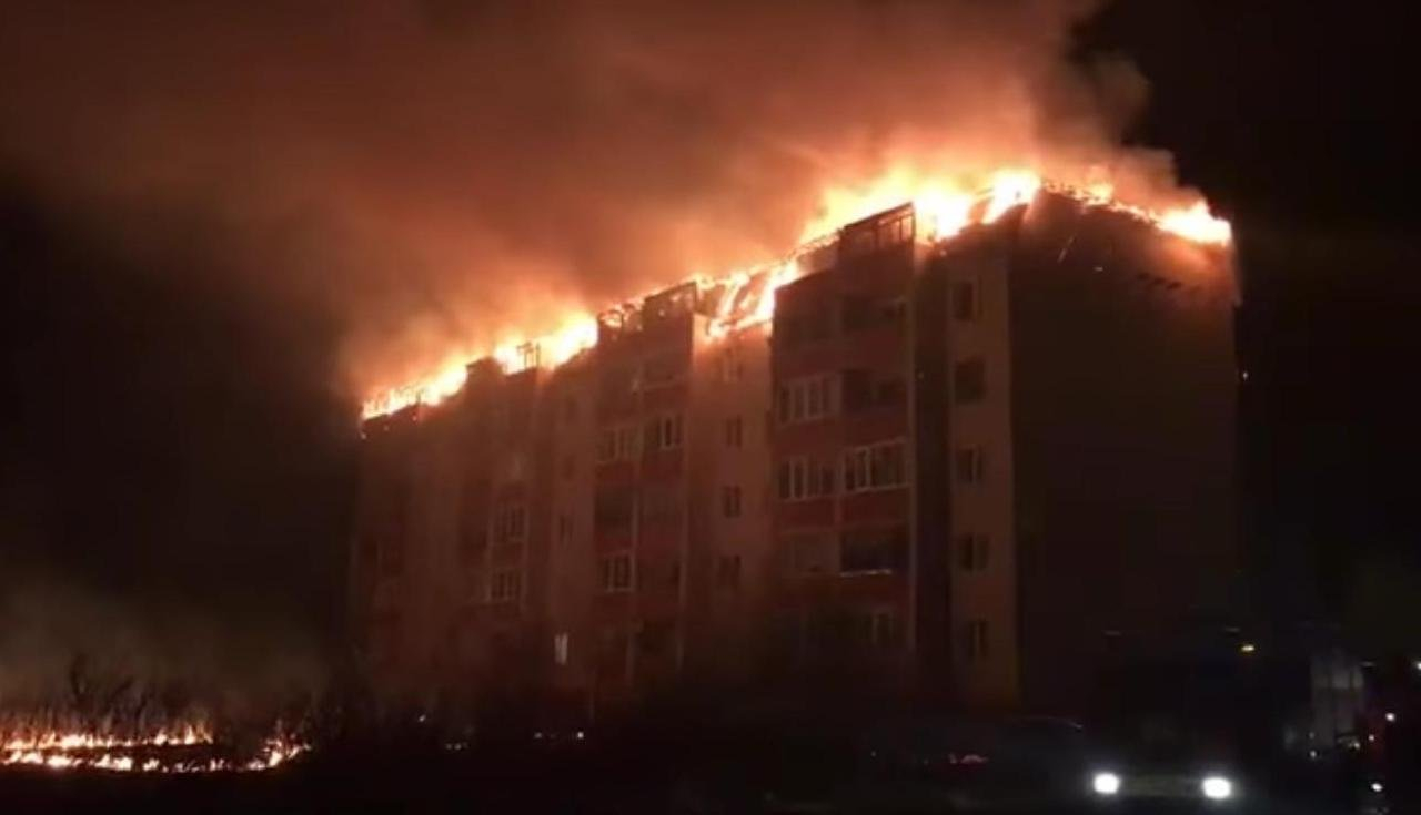 Новости России: более 200 человек остались без жилья после крупного пожара (видео)