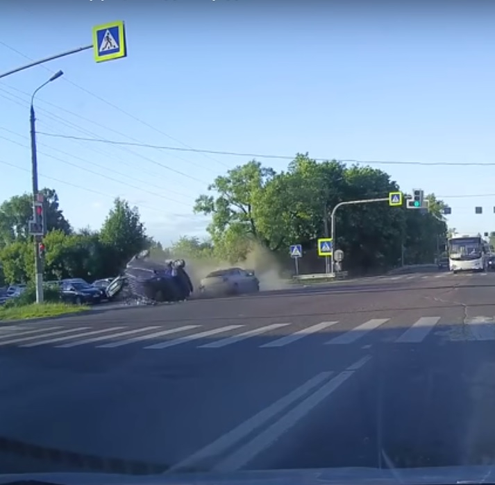 В сети появилось видео жуткого ДТП, произошедшего на выезде из Владимира
