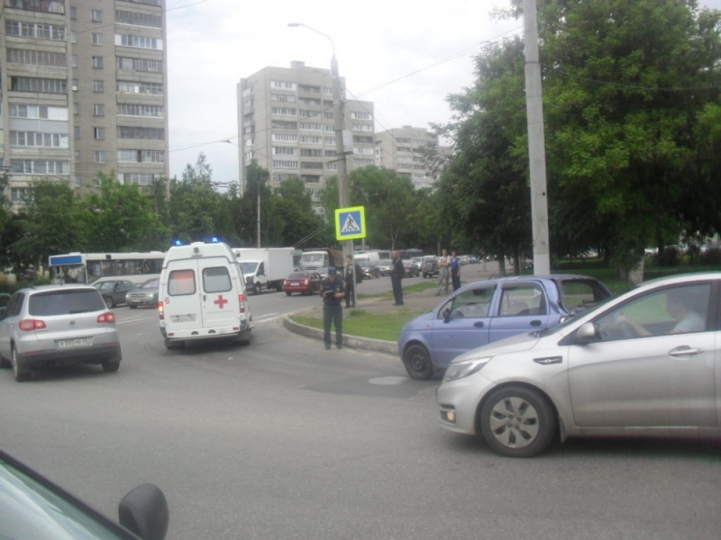 На проспекте Ленина произошла авария с пострадавшими