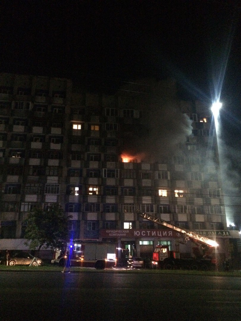 На Добросельской 35 человек эвакуировали из-за пожара