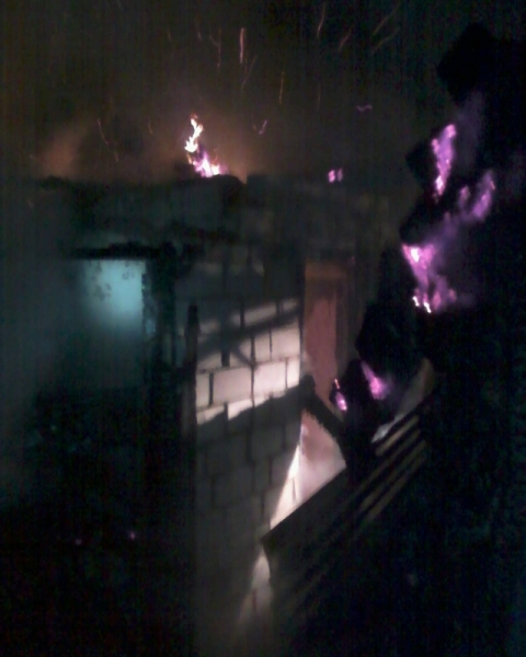 Во время ночного пожара в Ковровском районе погиб мужчина