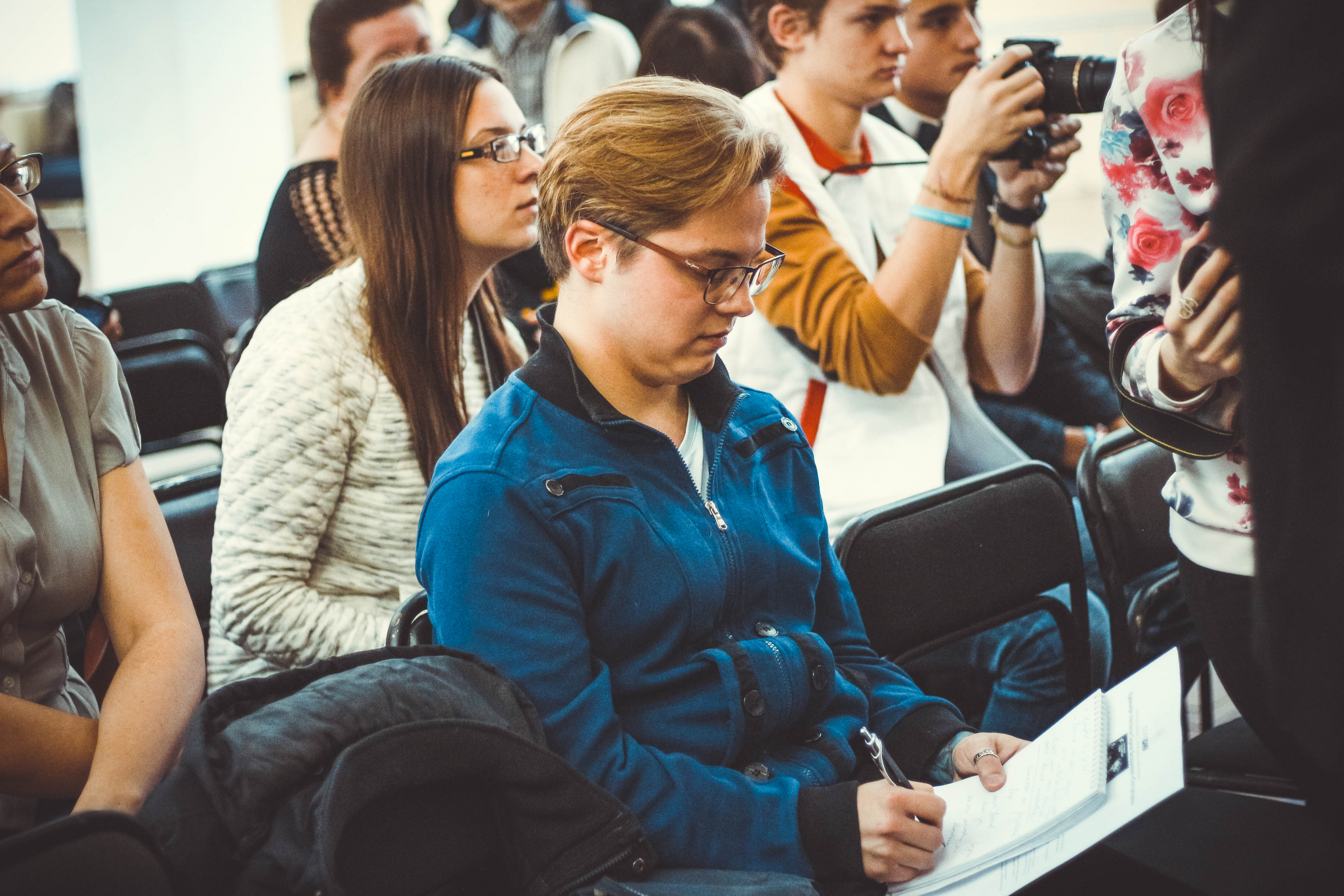 Гороскоп на четверг: Овнам в этот день удастся заметно расширить свой кругозор