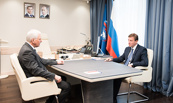 Андрей Турчак обсудил вопросы текущей повестки на рабочей встрече