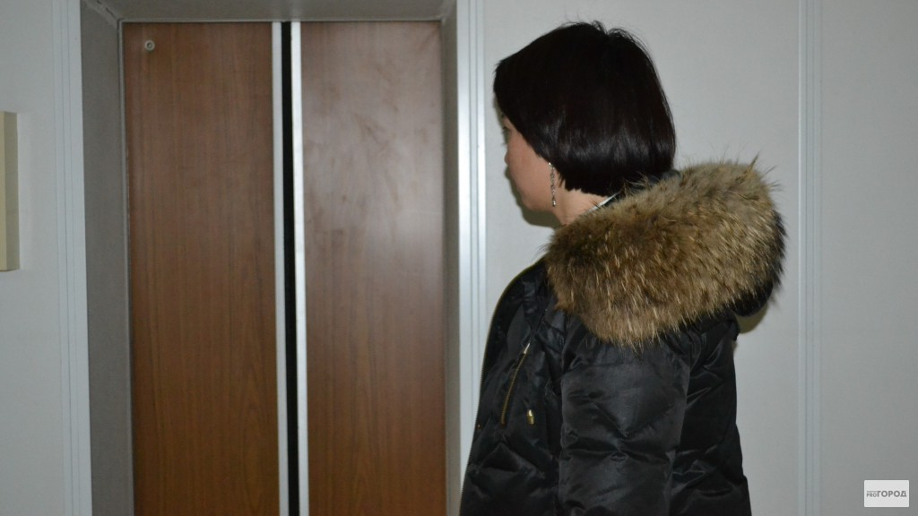 Жителей многоэтажки на Нижней Дуброве пугает «протухший» лифт