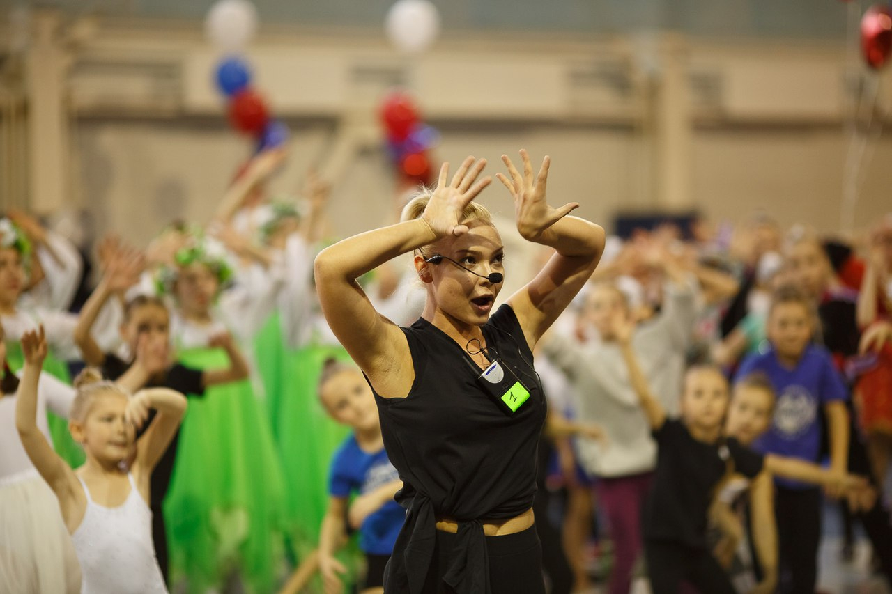 Звезды «Танцев» на ТНТ провели мастер-класс для владимирских танцоров