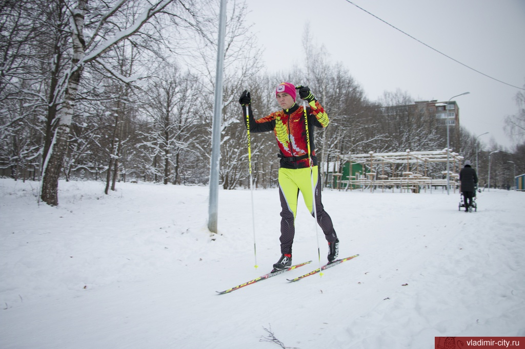 Кататься на лыжах в Дружбе теперь можно и под покровом ночи