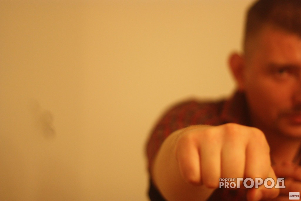 23-летний владимирец отправил в нокаут полицейского с помощью хука и бутылки виски