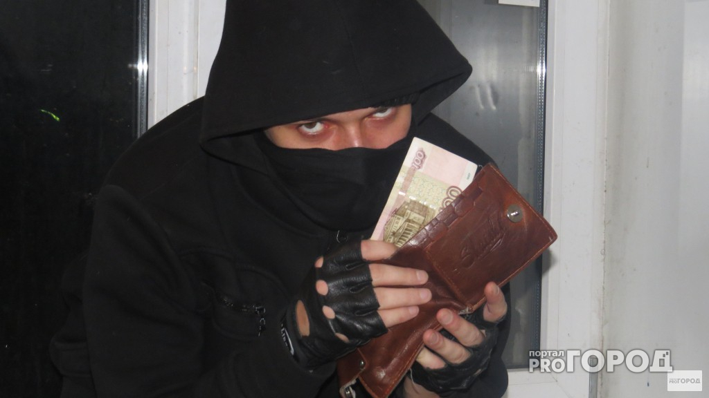 В Меленках парень лишился кошелька из-за 100 рублей