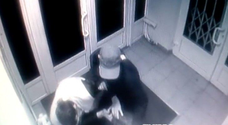 В Муроме мужчина пытался вскрыть банкомат, в котором находился 1,7 млн руб