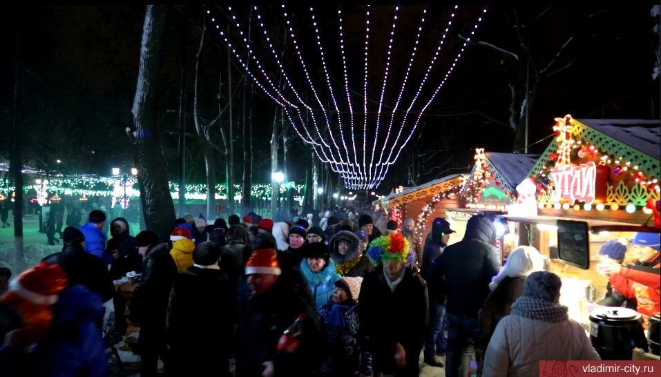 Сегодня вечером Светлана Орлова торжественно откроет Рождественскую ярмарку