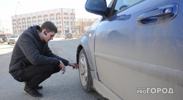 У жителя Владимира машина за ночь сама поменяла свое парковочное место