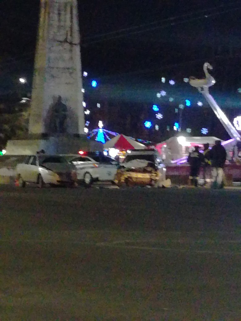 В центре Владимира на Новогодней ярмарке случилась авария с автомобилем ДПС