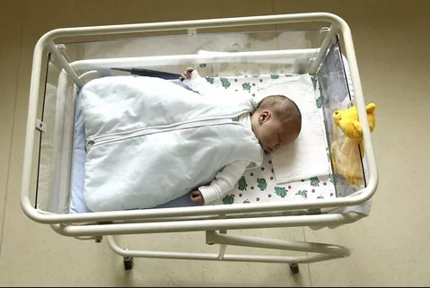 В России начались выплаты пособий за рождение первенца