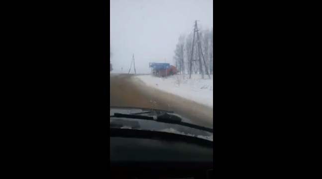 Под Владимиром машина спецтехники "сползла" в кювет