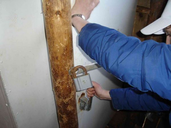 В Собинке домашний холодильник попал под арест