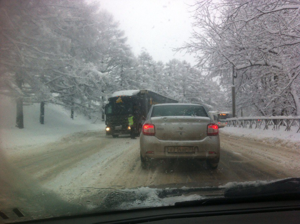 ГИБДД: Обильные снегопады "уберегли" водителей от серьезных ДТП