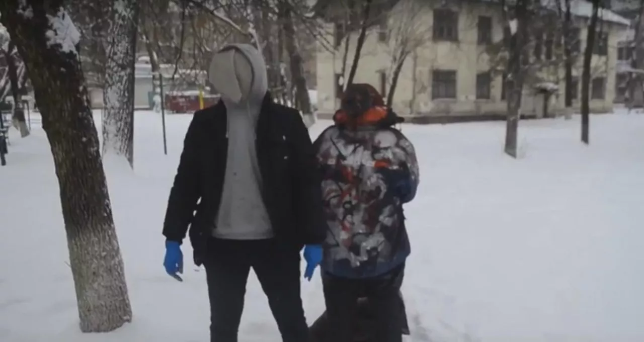 Фото к статье: Владимирские хулиганы издеваются над бездомными?