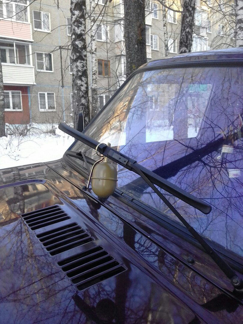 Во Владимире автомобилисту пригрозили гранатой