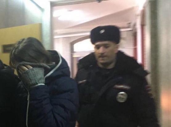 Задержание торговок людьми в Домодедово попало на видео