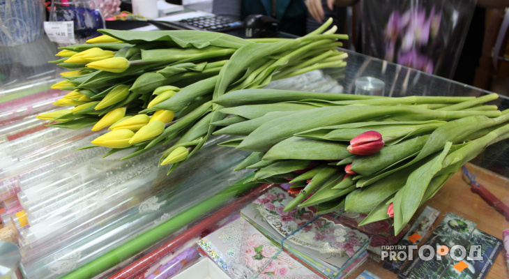 500 тюльпанов пациенткам и медикам владимирских учреждений здравоохранения