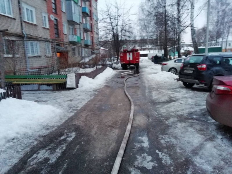 В Петушинском районе пожарные вытащили из горящего дома 5 человек